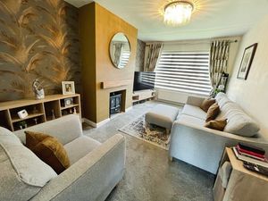 Lounge- click for photo gallery